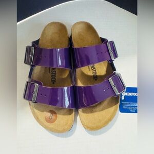Birkenstock  Arizona  Purple  Patent sandals  Size 8 BNWT